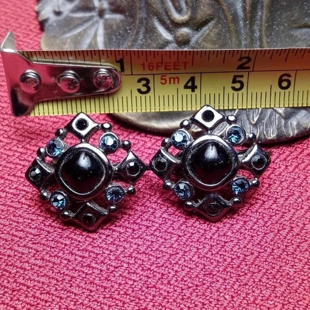 Vintage clip on earrings